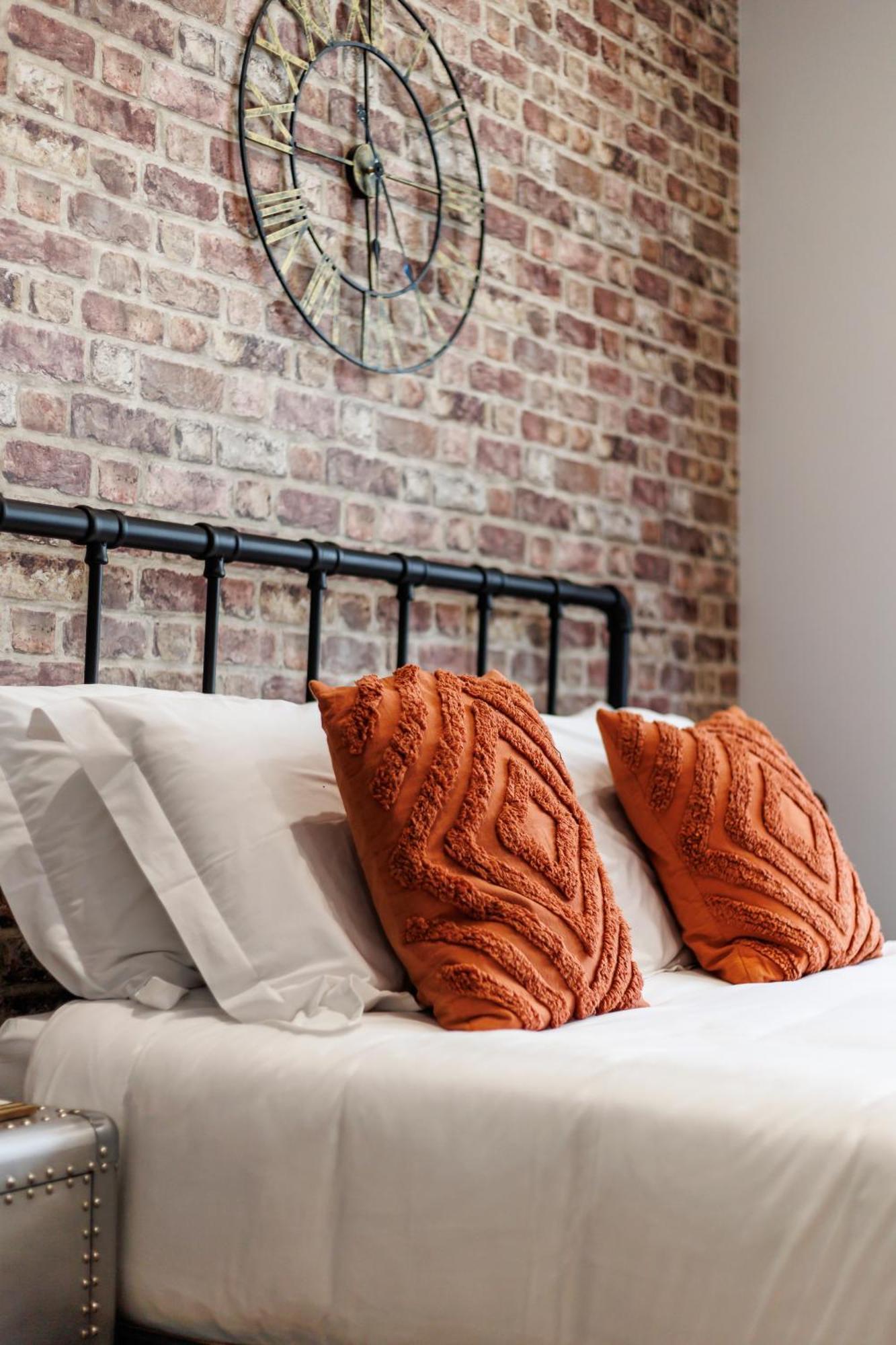 Sea Breeze - Pebbles Apartment Борнмът Екстериор снимка