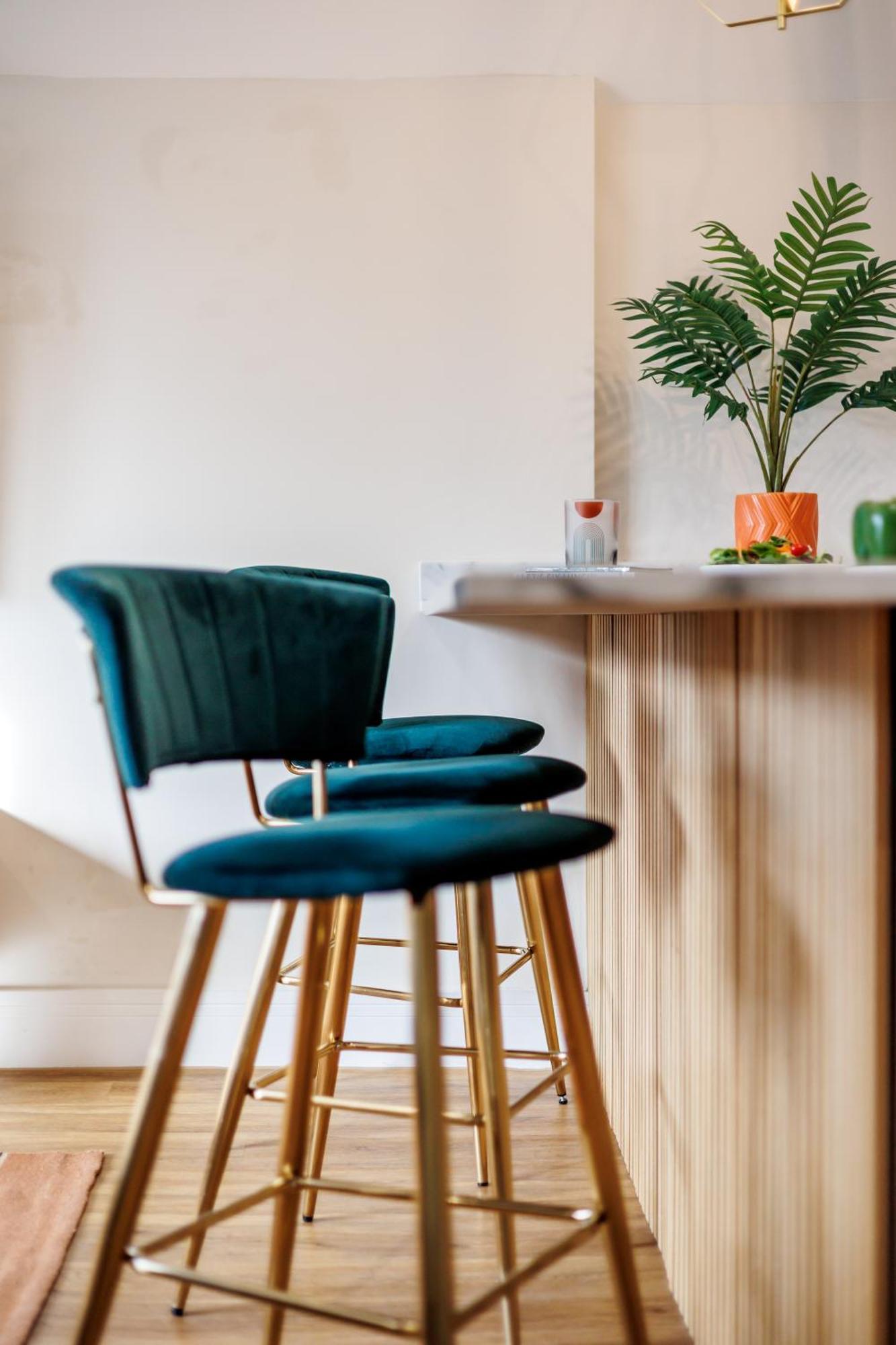 Sea Breeze - Pebbles Apartment Борнмът Екстериор снимка