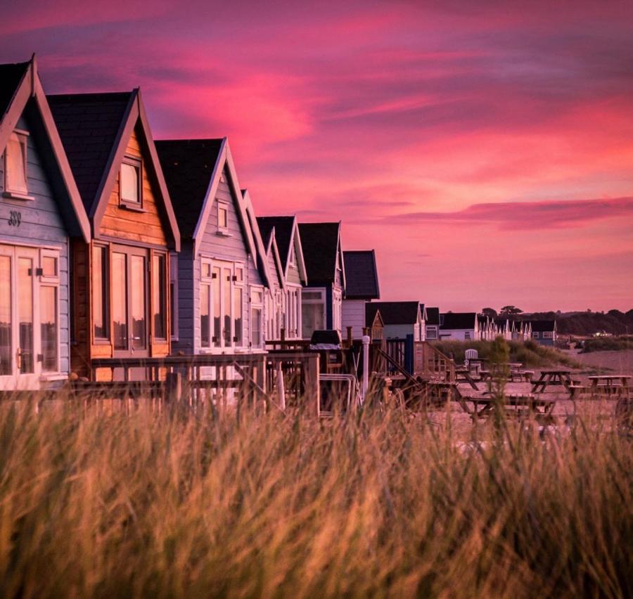Sea Breeze - Pebbles Apartment Борнмът Екстериор снимка