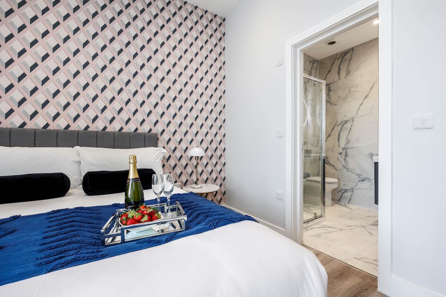 Sea Breeze - Pebbles Apartment Борнмът Екстериор снимка